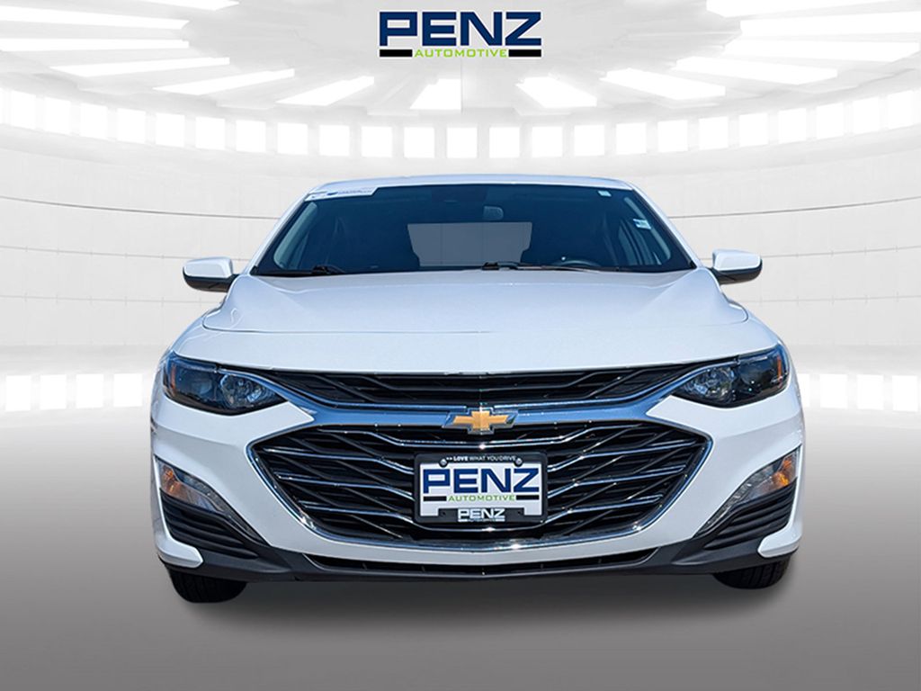 2024 Summit White Chevrolet Malibu LT FWD Sedan