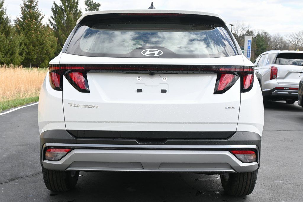 2025 Hyundai Tucson SE - Photo 6
