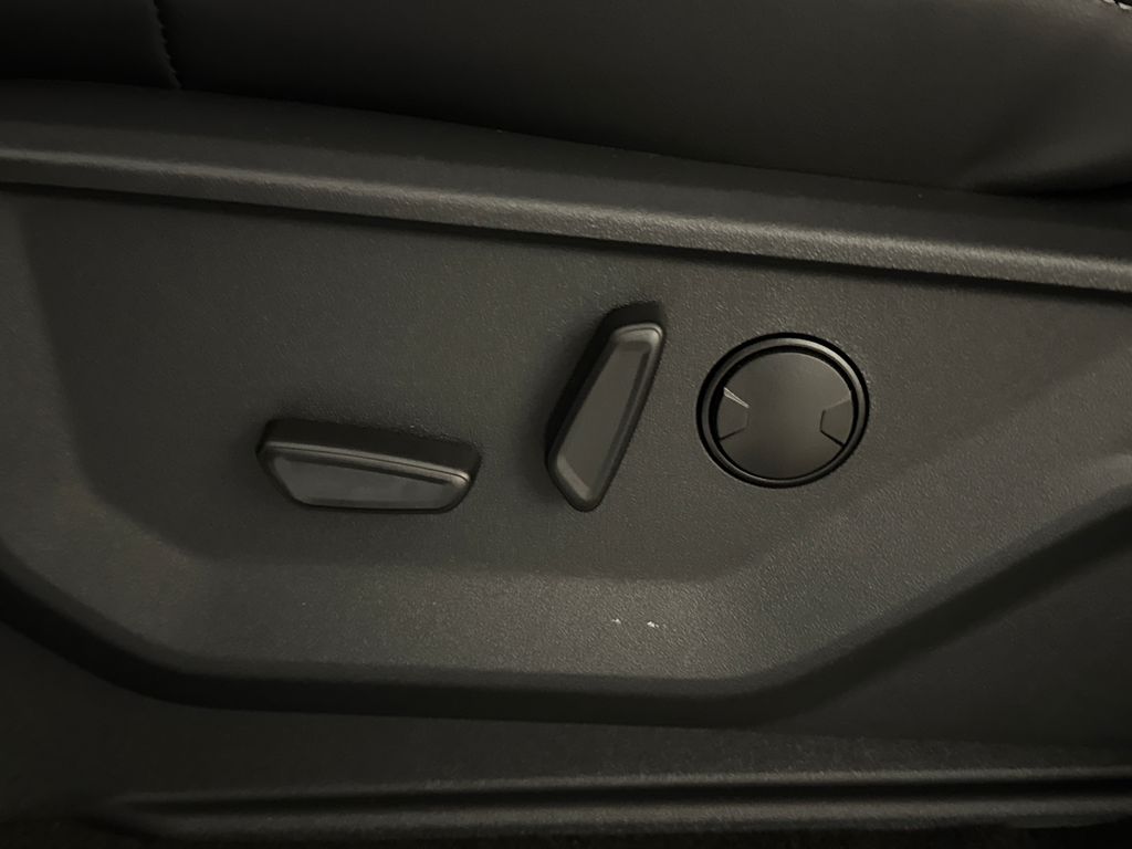 New 2026 Gray Ford Platinum image 26