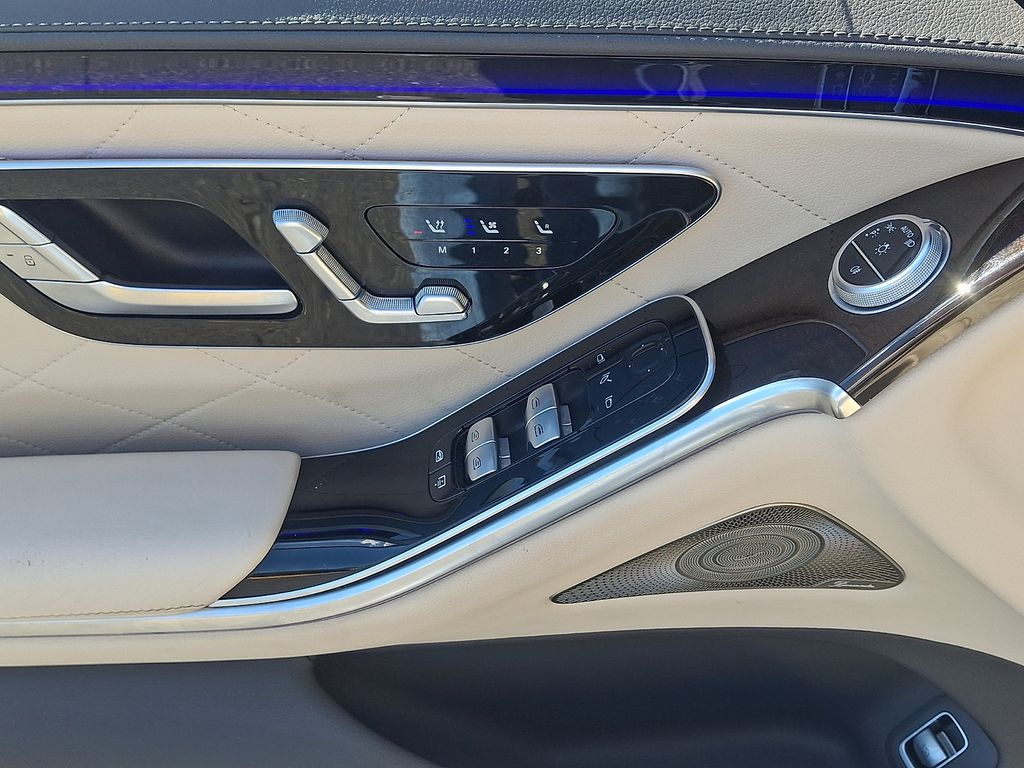 Thumbnail: 2022 Mercedes-Benz S-Class - 12
