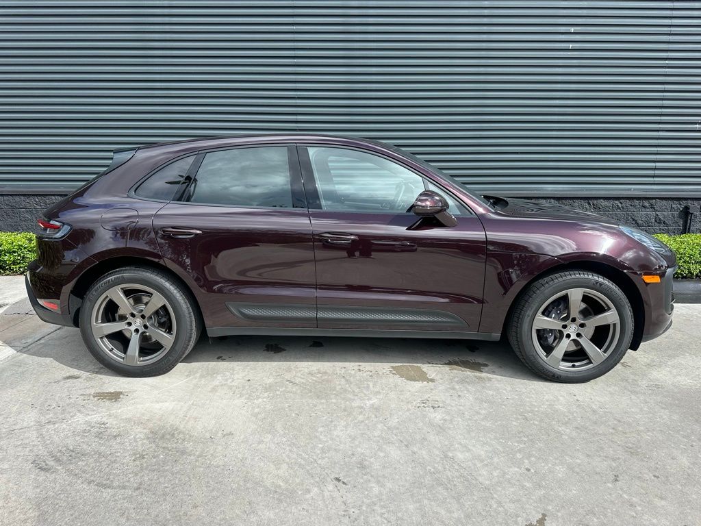 Thumbnail: 2026 Porsche Macan - 10