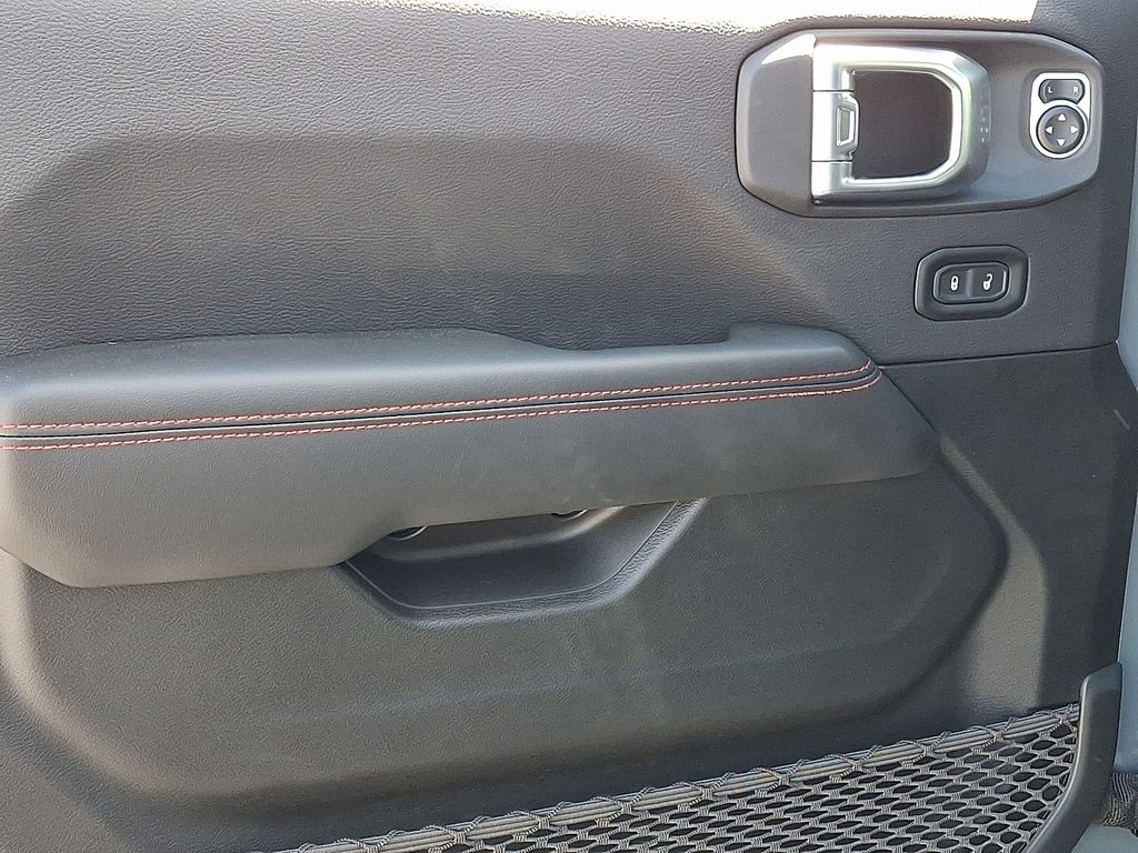 2026 Jeep Wrangler — photo 7