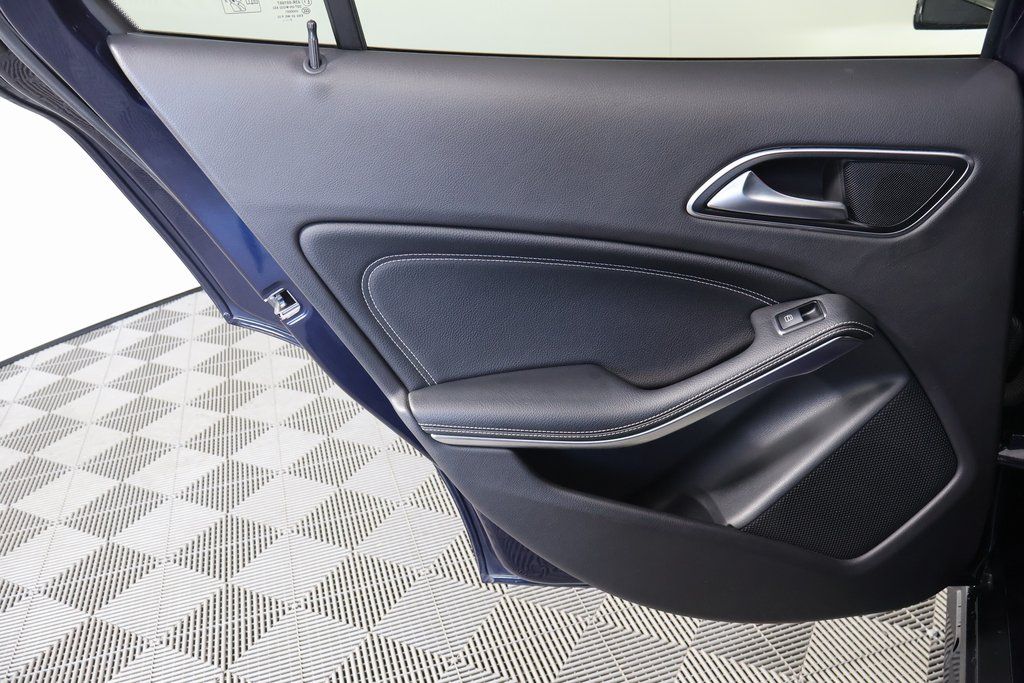 Thumbnail: 2018 Mercedes-Benz GLA - 13