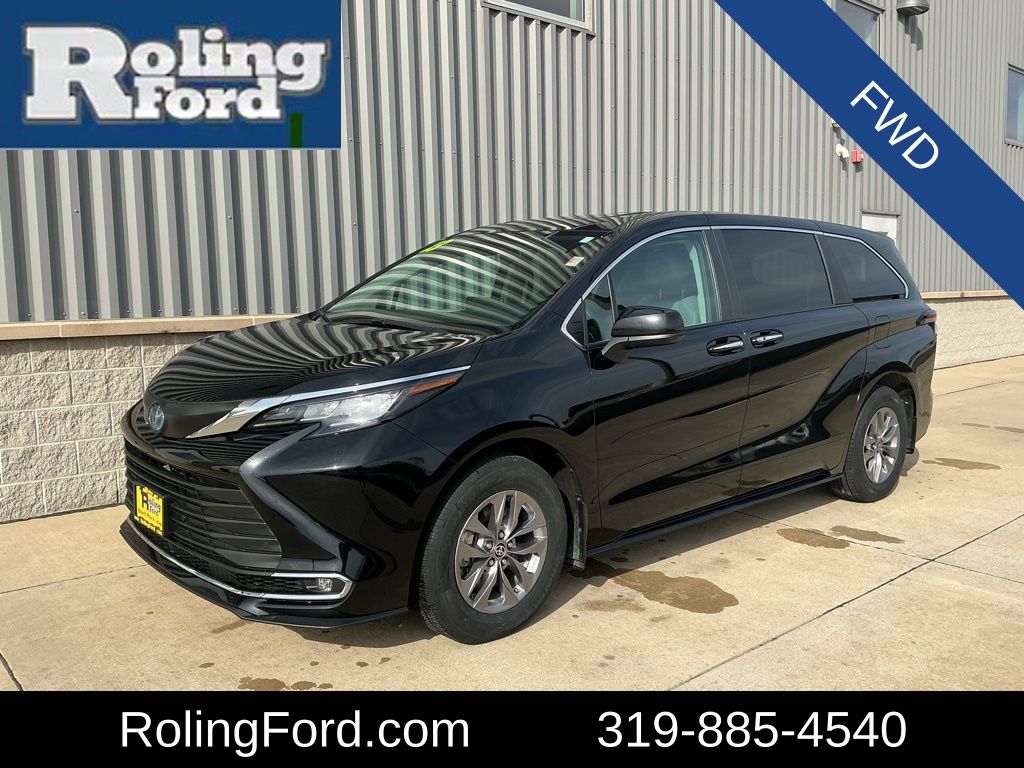 2023 Toyota Sienna XLE 7-Passenger FWD