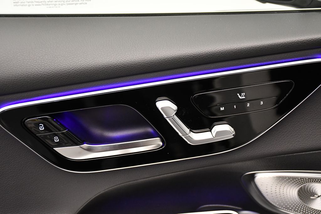 Thumbnail: 2025 Mercedes-Benz GLC - 32