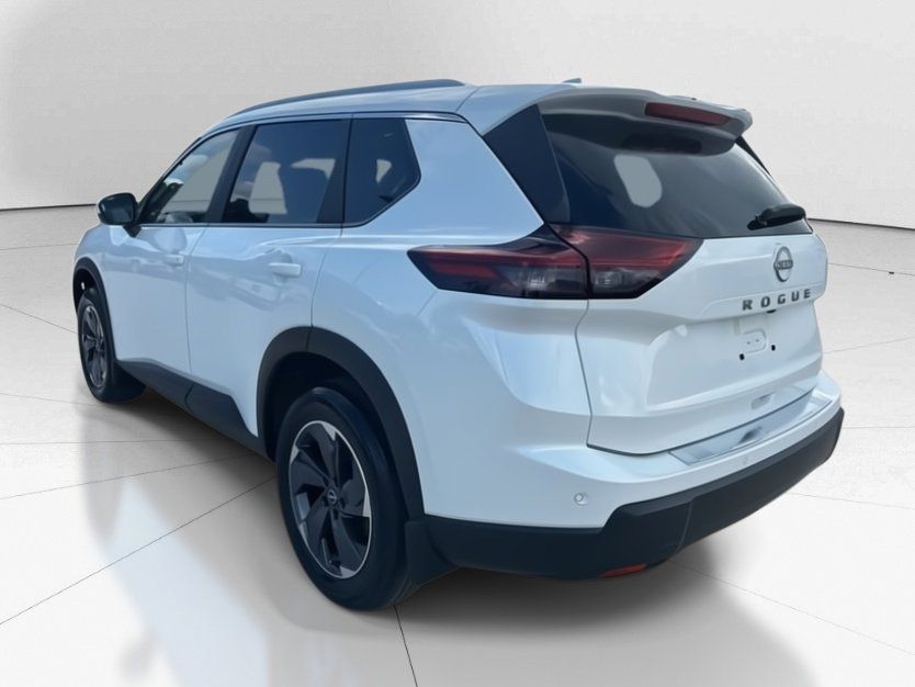 2025 Everest White Pearl Nissan Rogue SV FWD SUV
