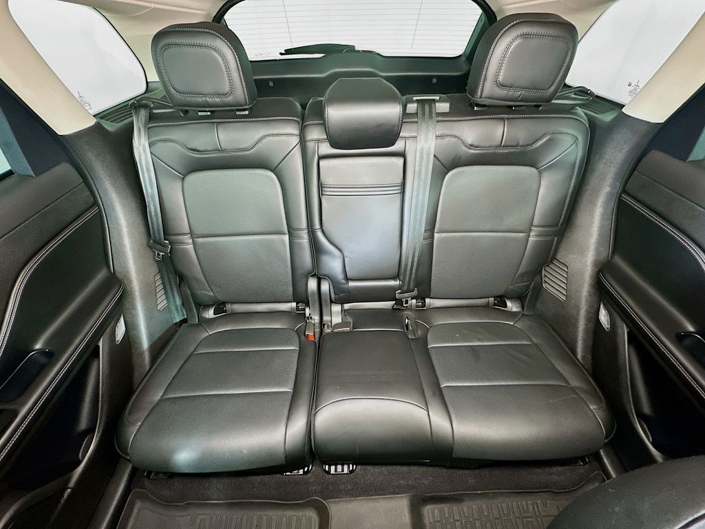 Used 2023 Gray Lincoln Grand Touring image 13