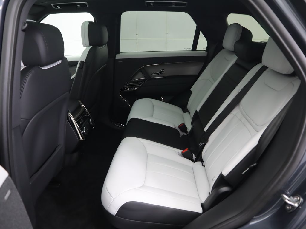 Thumbnail: 2025 Land Rover Range Rover Sport - 22