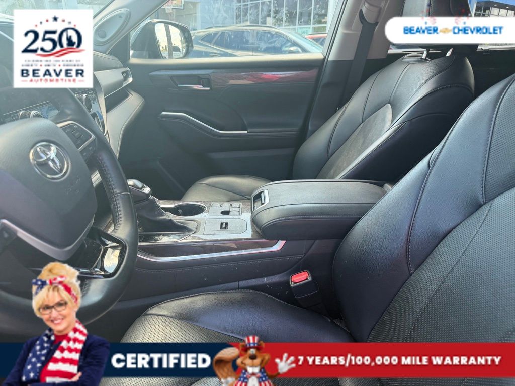Used 2023 Toyota Highlander Hybrid SUV