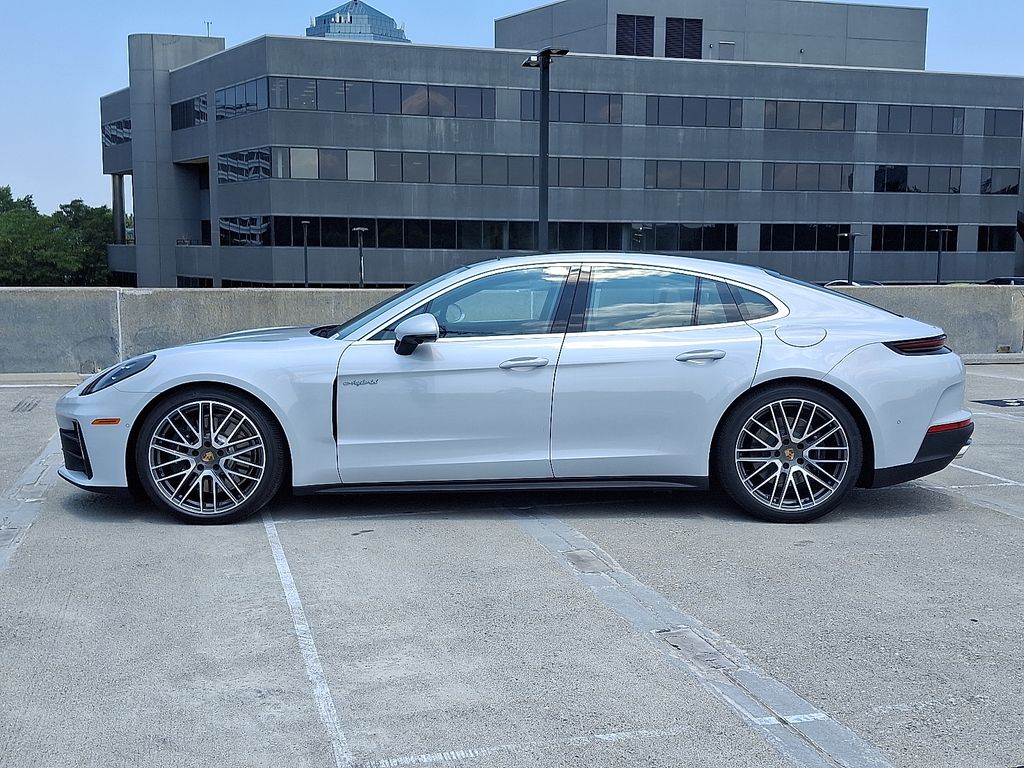 Thumbnail: 2025 Porsche Panamera - 2