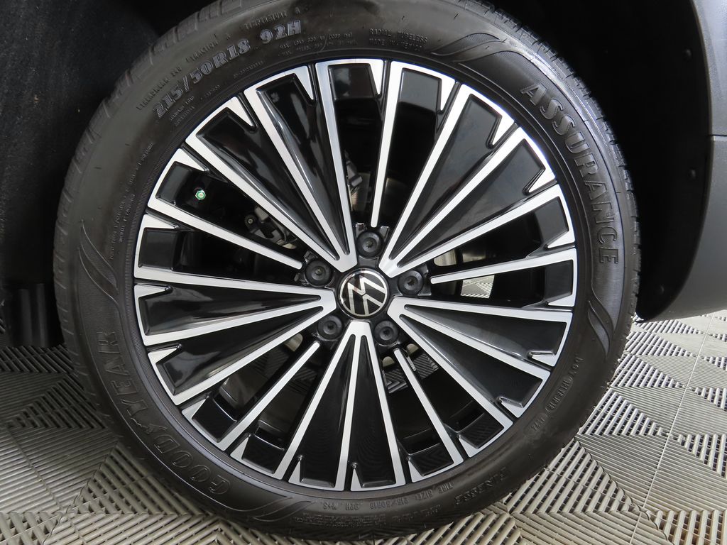 Thumbnail: 2025 Volkswagen Taos - 31