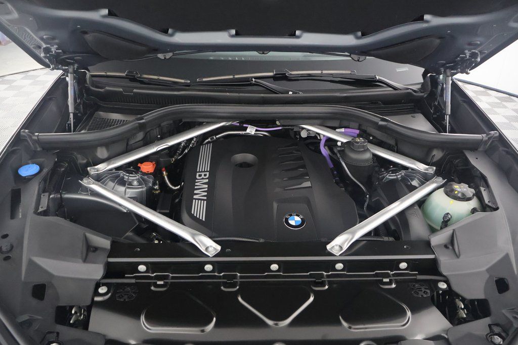 Thumbnail: 2026 BMW X5 - 9