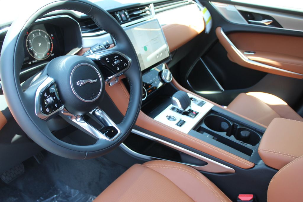 2026 Jaguar F-Pace R-Dynamic S - Photo 11