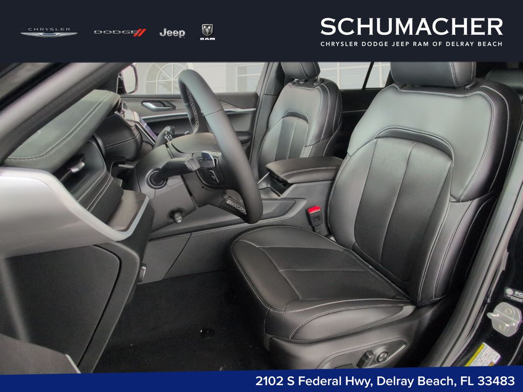 new 2025 Jeep Grand Cherokee car, priced at $48,680