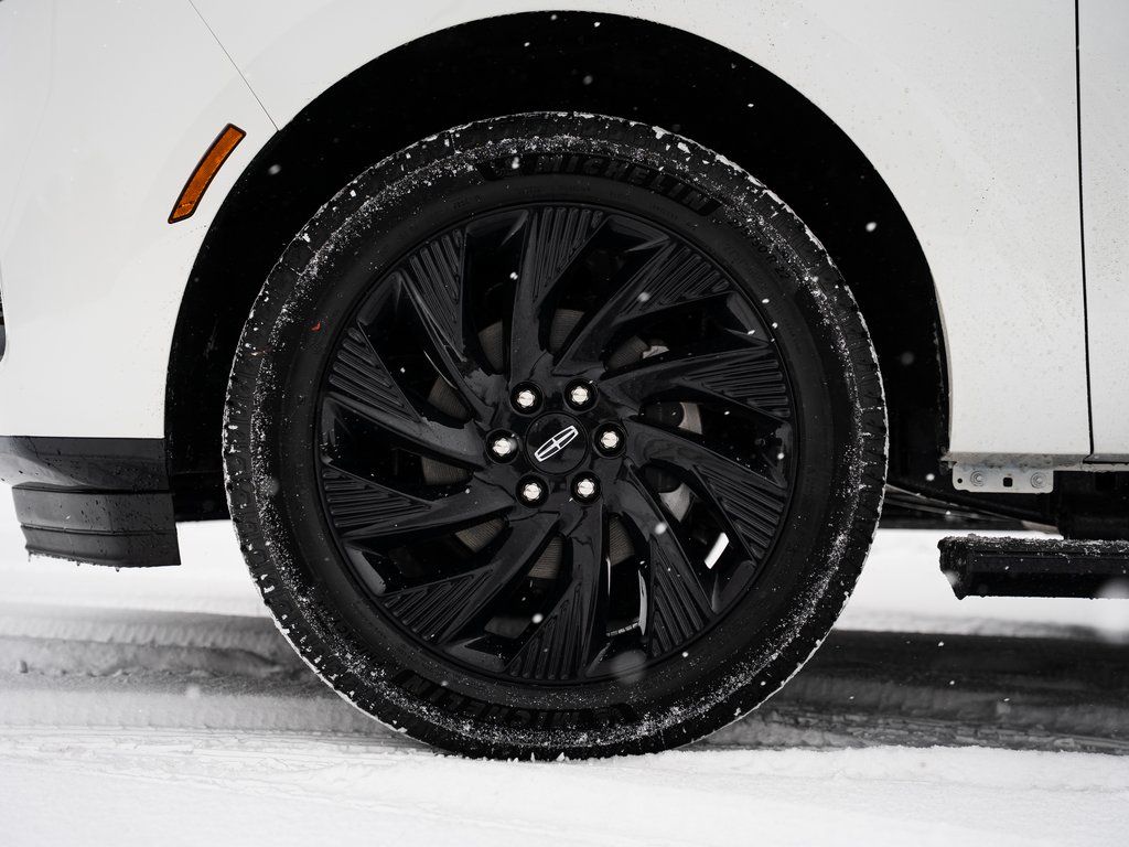 New 2026 White Lincoln Reserve image 8