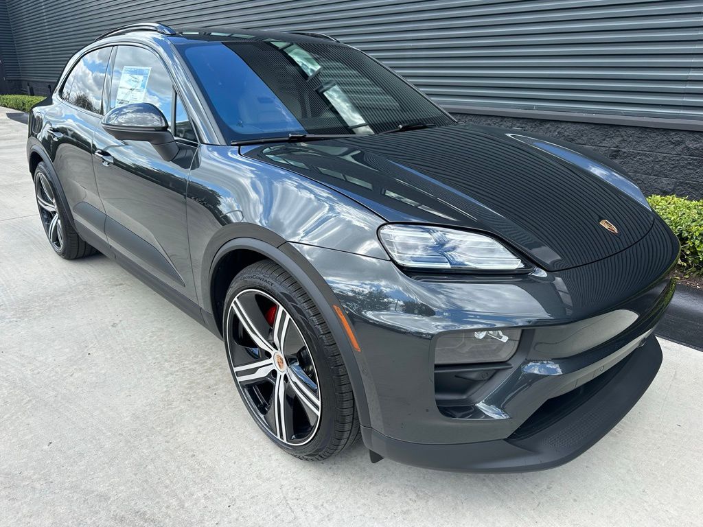 Thumbnail: 2026 Porsche Macan - 11