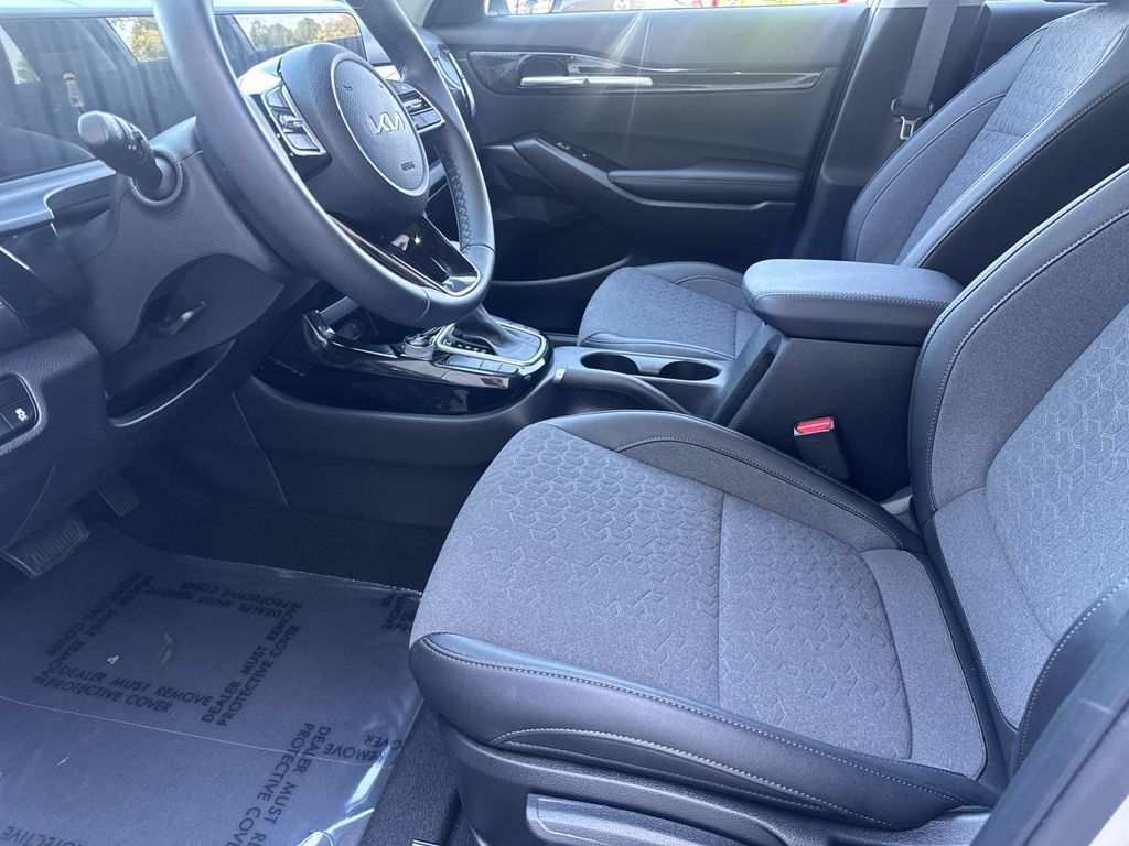 Used 2026 White Kia S image 12
