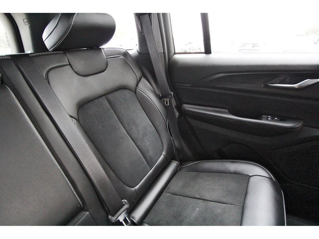 2025 Jeep Grand Cherokee Altitude X - 11