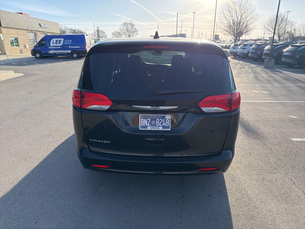 2023 Chrysler Voyager