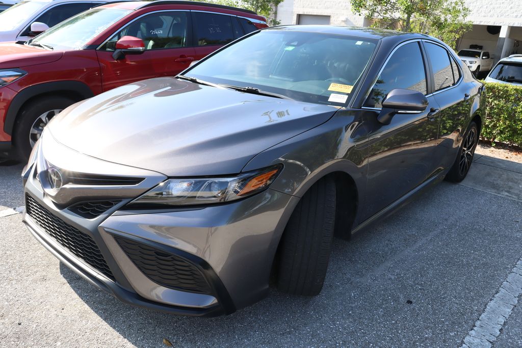 2023 Toyota Camry SE 2