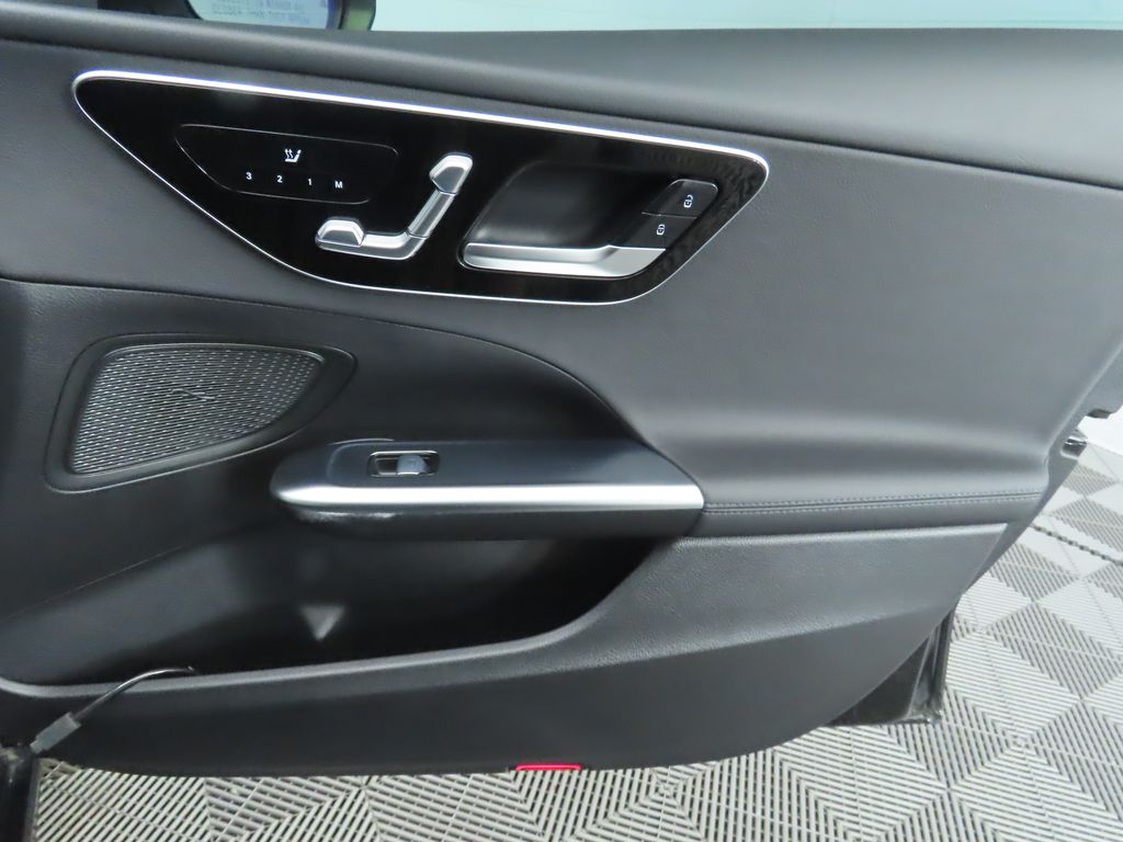 Thumbnail: 2023 Mercedes-Benz C-Class - 25