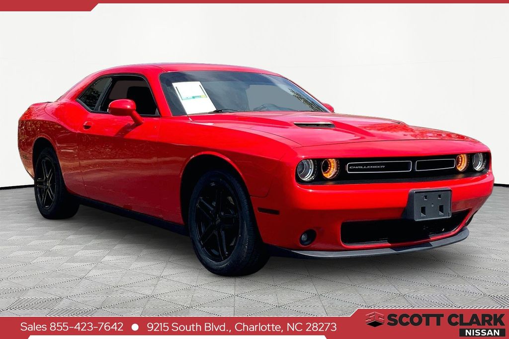 2021 Dodge Challenger SXT RWD