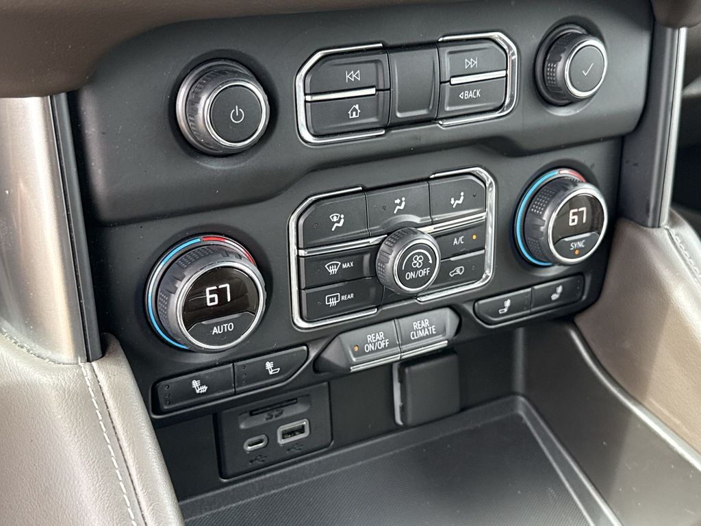 Thumbnail: 2021 Chevrolet Tahoe - 17