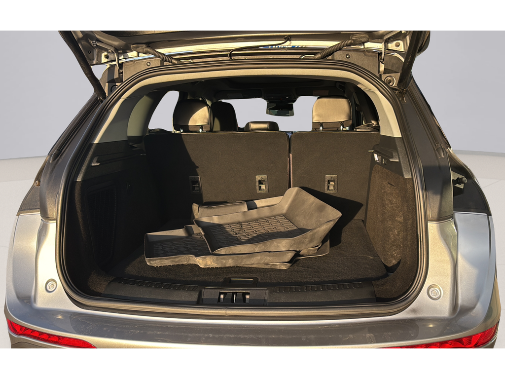 Used 2021 Silver Lincoln Reserve image 11