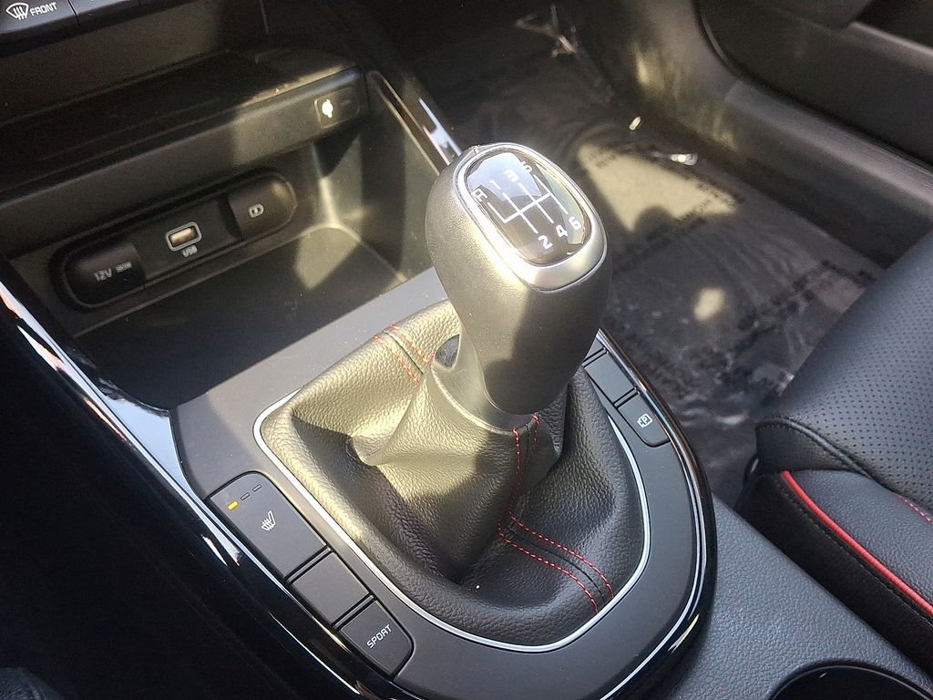 Thumbnail: 2024 Kia Forte - 15