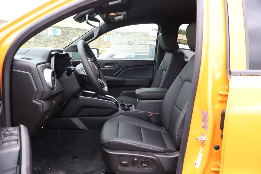 2025 Chevrolet Colorado LT 14