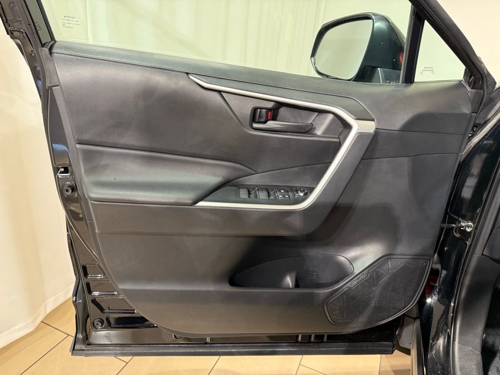 Thumbnail: 2023 Toyota RAV4 - 15