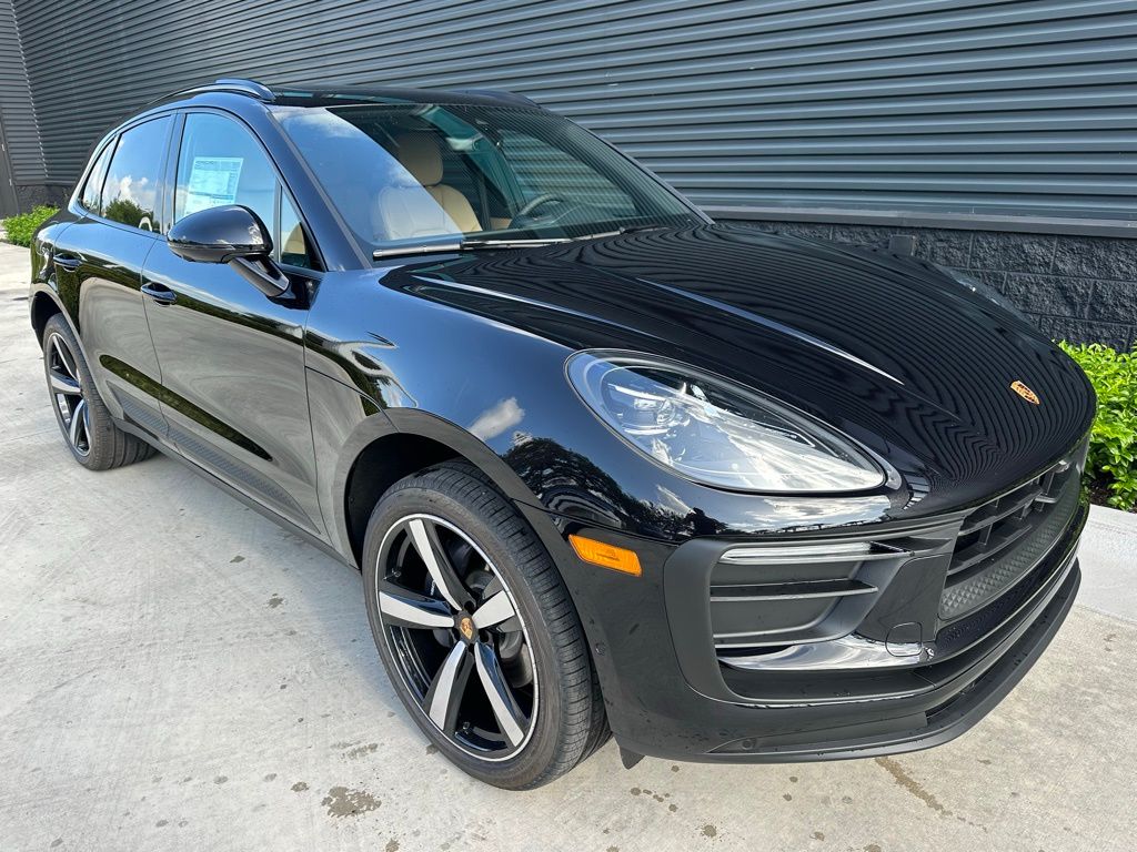 2025 Porsche Macan  9