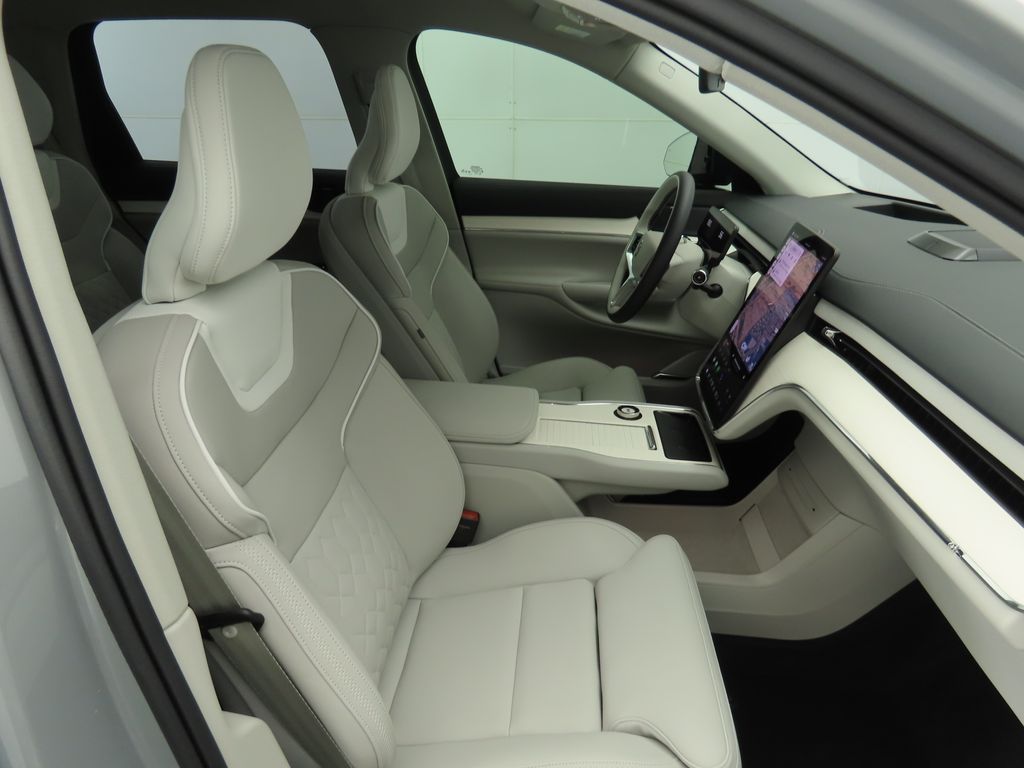 2025 Volvo EX90  20