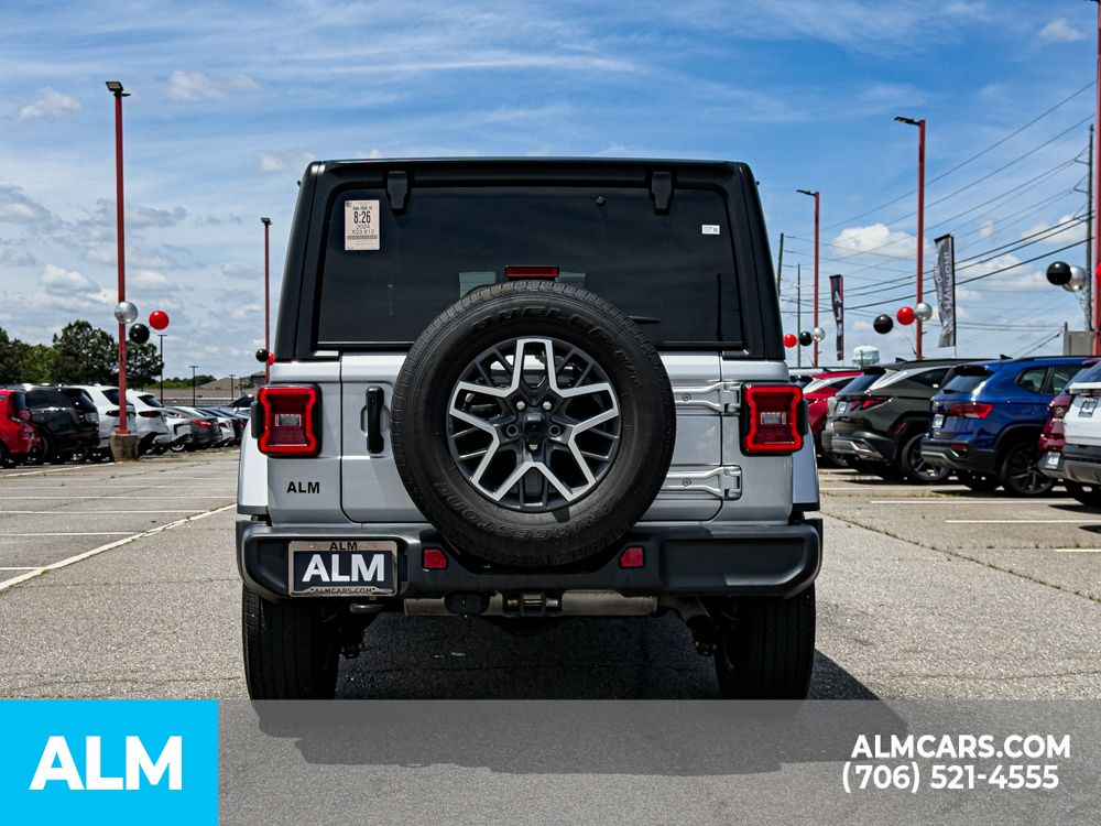 Used 2024 Silver Jeep Sahara image 5