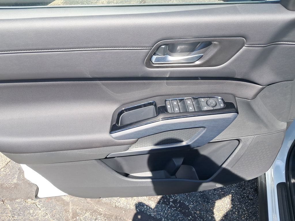 2026 Nissan Pathfinder SL White at South Hills Kia