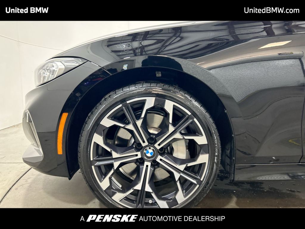 Thumbnail: 2025 BMW 3 Series - 10