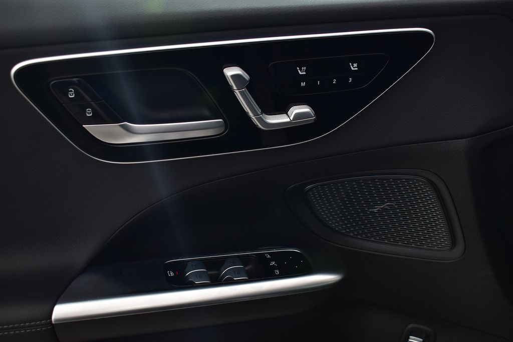 Thumbnail: 2025 Mercedes-Benz C-Class - 12