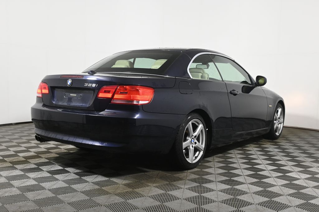 Thumbnail: 2010 BMW 3 Series - 11