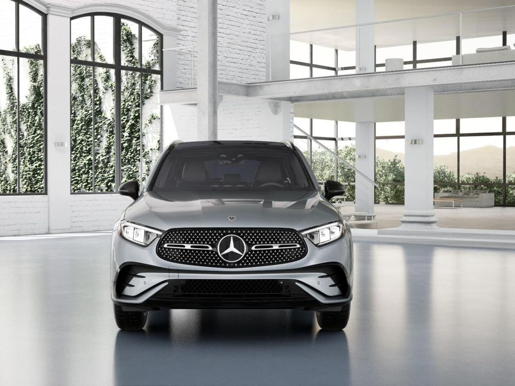 2025 Mercedes-Benz GLC 350 7