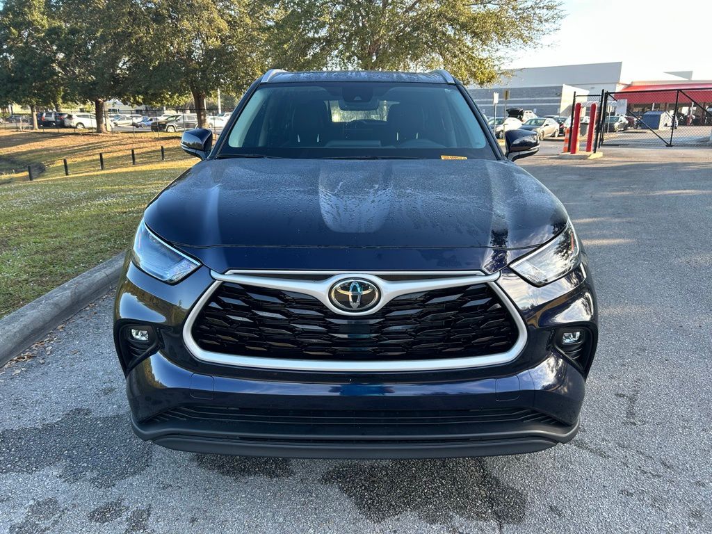 Thumbnail: 2025 Toyota Highlander - 8
