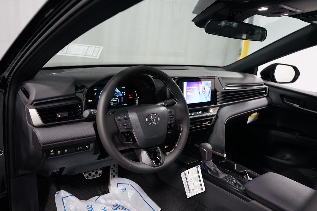 Thumbnail: 2025 Toyota Camry - 11