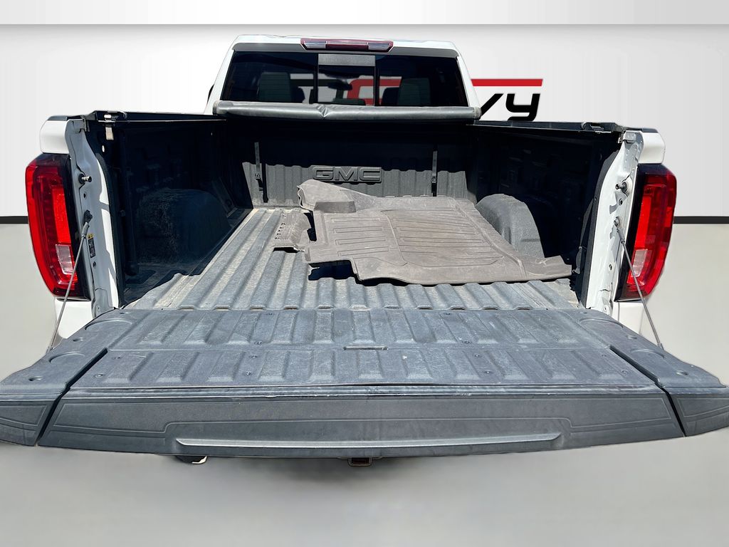 Used 2021 White GMC SLT image 27