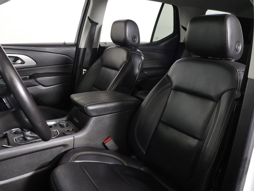 Used 2018 White Chevrolet 3LT image 30