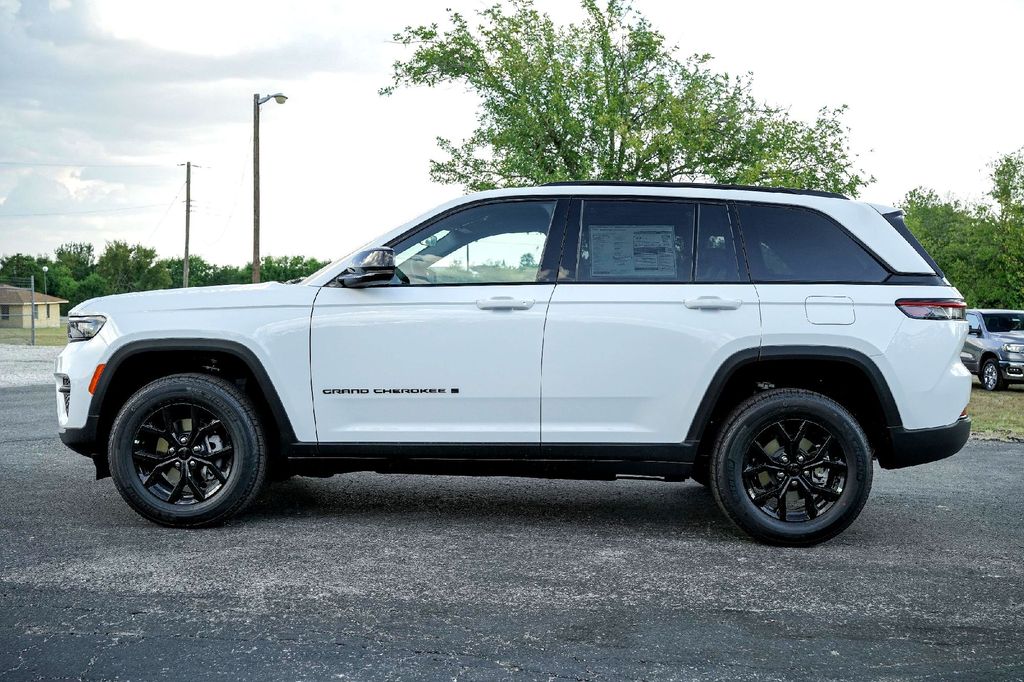 New Car 2025 Jeep Grand Cherokee  Altitude X For Sale Under $40,000 In Taylor, Texas
