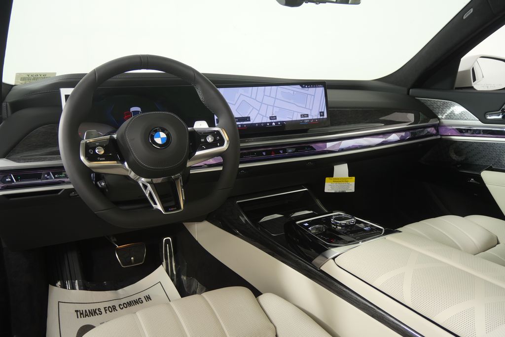Thumbnail: 2026 BMW 7 Series - 19