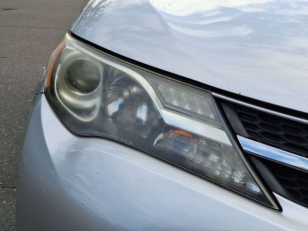 Thumbnail: 2014 Toyota RAV4 - 9
