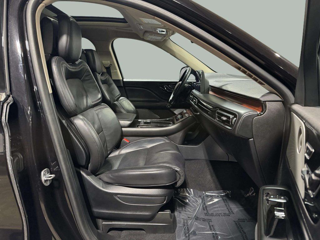 Certified Used 2022 Infinite Black Metallic Clearcoat Lincoln Grand Touring image 27