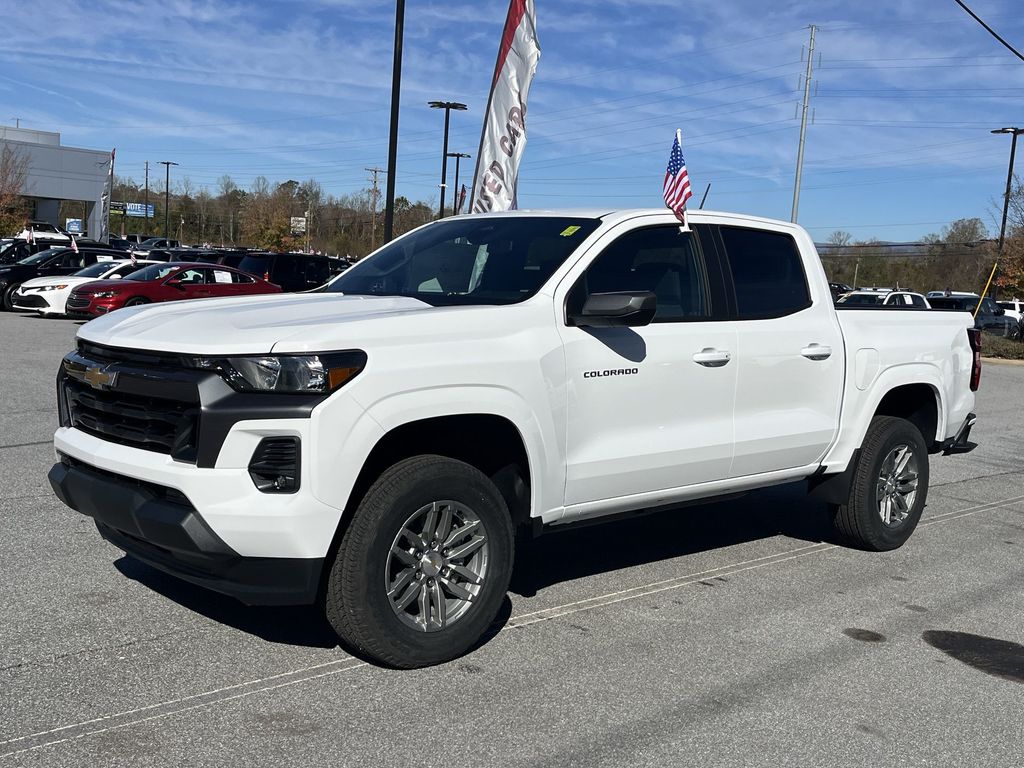 2024 Chevrolet Colorado LT photo