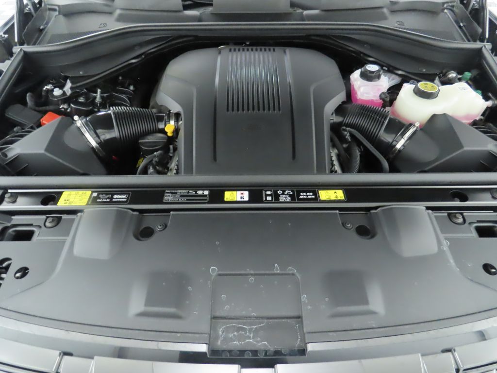 Thumbnail: 2025 Land Rover Range Rover - 30