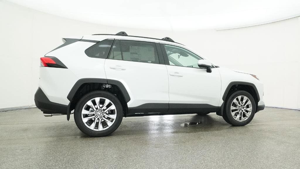 Thumbnail: 2025 Toyota RAV4 - 15
